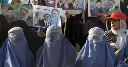 Fans Attack Baseball Coach On Field CBS News