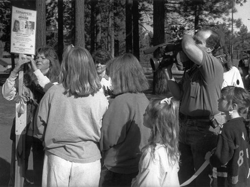 Terry Probyn puts up sign for Jaycee Lee Dugard 