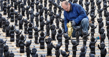 German Artist Creates Nazi Garden Gnomes - CBS News