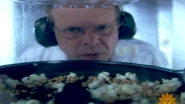 Alton Brown brings science (and cleverly placed cameras) into the kitchen. 