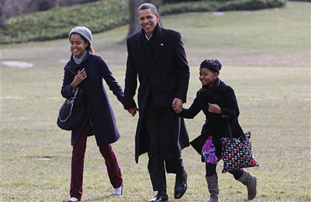 Obama Family Returns to D.C. 