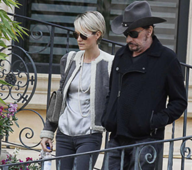 Johnny Hallyday Recovers at Home 