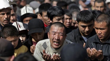 Kyrgyzstan mourners 
