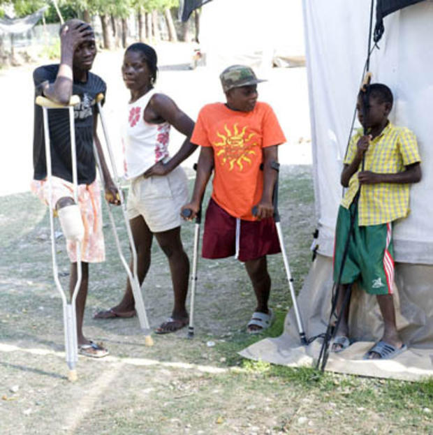 20100405_Haiti_MSF_injured2.jpg 