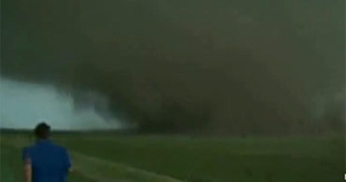 Storm Chasers Why Do They Do It Cbs News 1635