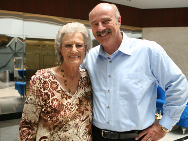 Dr._Phil_and_Mom.JPG 