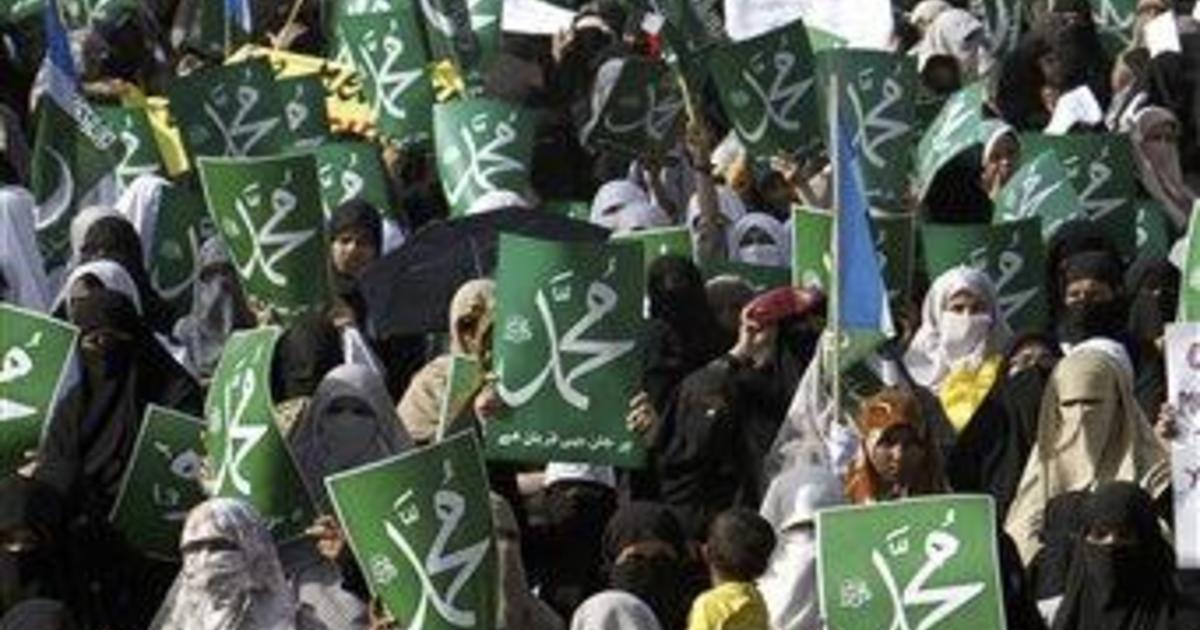 Pakistan Bans Facebook Over Muhammad Caricature Row - CBS News