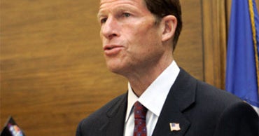Richard Blumenthal in 2008: "I Wore the Uniform in Vietnam" - CBS News