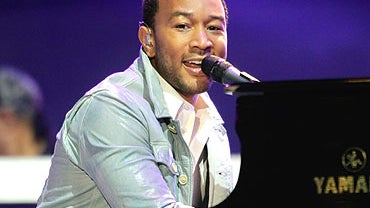 john_legend_370.jpg 