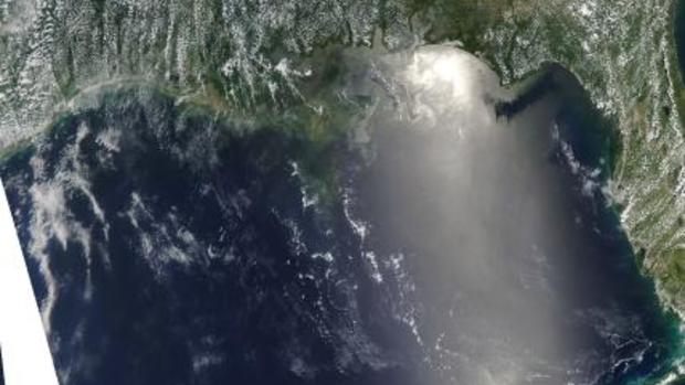 Slideshow: Tracking the Oil Spill from Space 