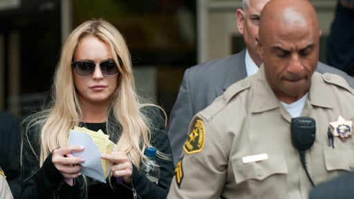 lohan_court6.jpg 