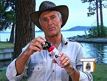 Jack Hanna on "The Early Show," explaining the use of bear spray. 
