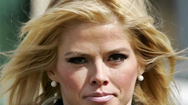 Anna Nicole Smith, leaves the U.S. Supreme Court in Washington, Feb. 28, 2006. Smith's psychiatrist has testified that medication given to her by her doctor was &amp;quot;overkill&amp;quot; for the kind of pain she was describing. 