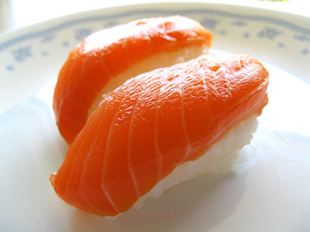 salmon_sushi.jpg 