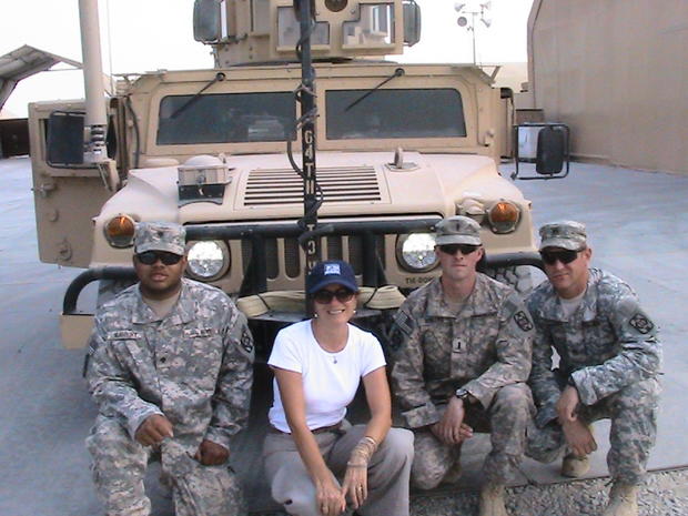 Toula_Vlahou_with_troops_at_camp_1.jpg 