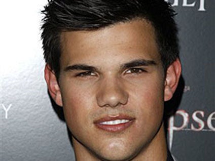 Taylor Lautner Wins Suit, Gives Money to Charity 