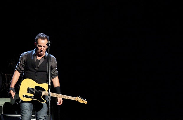Bruce Springsteen performs onstage at Madison Square Garden on November 7, 2009 in New York City. (Photo by Roger Kisby/Getty Images