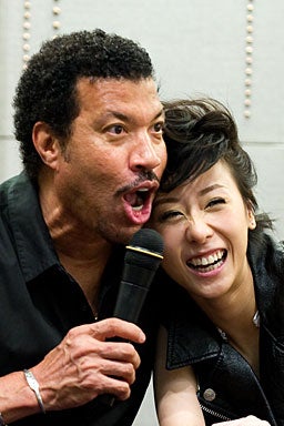 22-lionel-richie-in-hong-ko_2.jpg 