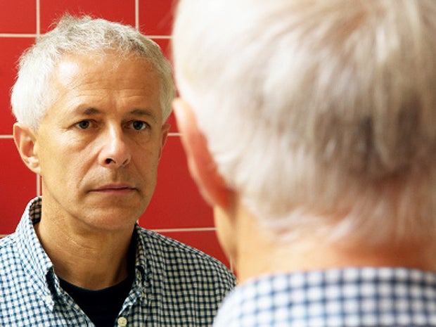 man in mirror, dementia, mature, senior, Alzheimer's, generic, 4x3