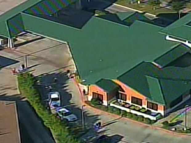Texas Bank Robbery Escalates Into Hostage Situation, Nearby School in Lockdown 