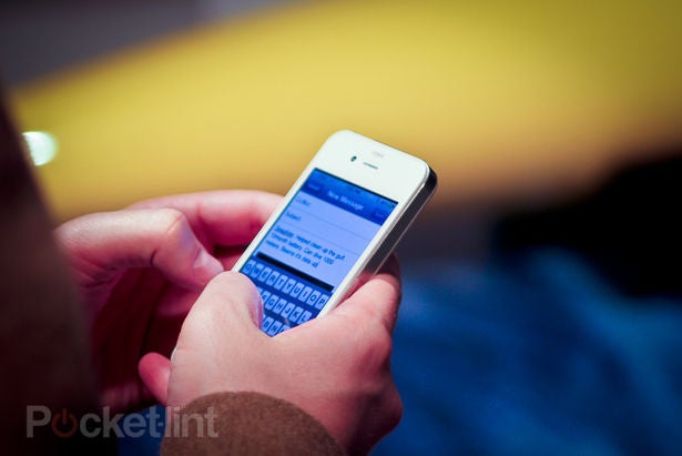 Pocket-lint UK spotted a very rare white iPhone 4 in New York this week. 