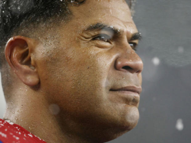 Junior Seau (PICTURES): Who is the NFL Star who Drove Off Cliff? 