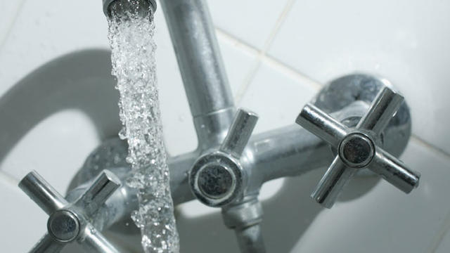 waterfaucet1.jpg 