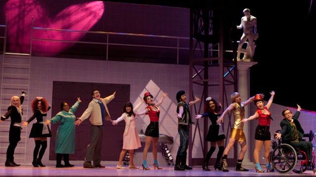 G205GLEE_Ep205-Sc38_039.jpg 