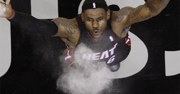 Will Lebron Toss Powder In Cleveland Return Cbs News Will Lebron Toss Powder In Cleveland Return Cbs News