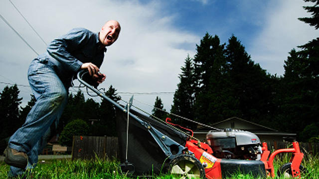 lawnmower, man, istockphoto, 4x3 