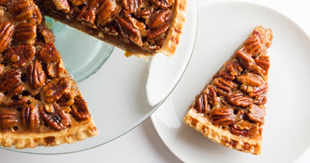 Secret Santa stops sending pies after 35 years - CBS News