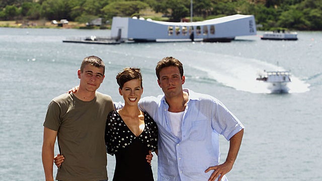 From left, Josh Hartnett, Kate Beckinsale, and Ben Affleck gather together on the flight deck of the aircraft carrier USS John C. Stennis Sunday, May 20, 2001, in preparation for the World Premiere of Touchstone Pictures' / Jerry Bruckheimer Films' PEARL  
