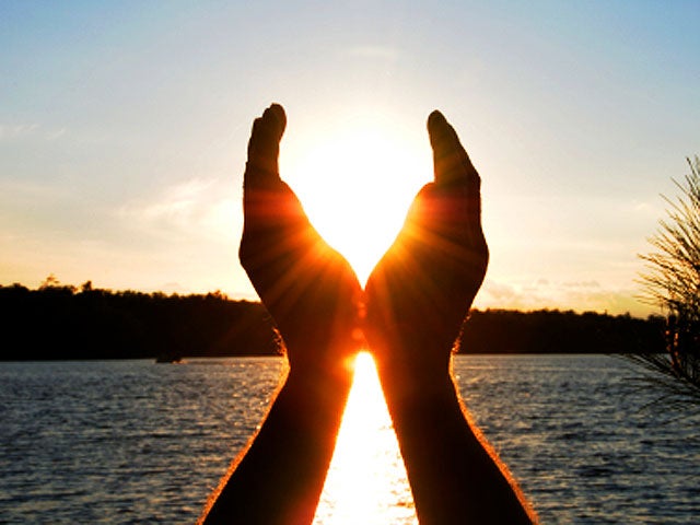 catch, sun, light, hands, istockphoto, 4x3