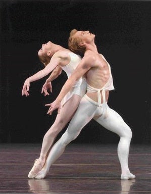 kistler_and_Nikolaj_Hubbe_dance_balanchines_apollo_music_stravinksy_copyright_paul_kolnik.jpg 