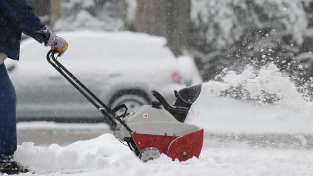 snowblower_96549002.jpg 