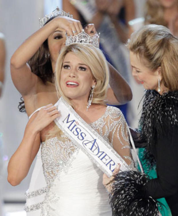 Teresa Scanlan, Miss Nebraska is crowned Miss America 2011 during the Miss America pageant. 