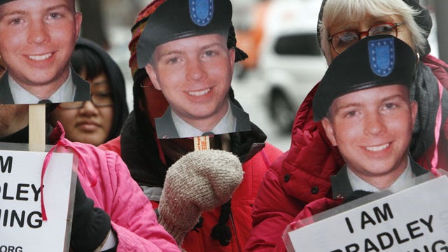 Bradley Manning supporters demonstrate 