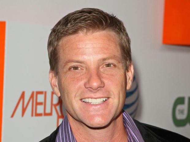 You're Out!: "Desperate Housewives" Star Doug Savant Drinks Beer, Gets Suspended From Little League Position, Says Report 