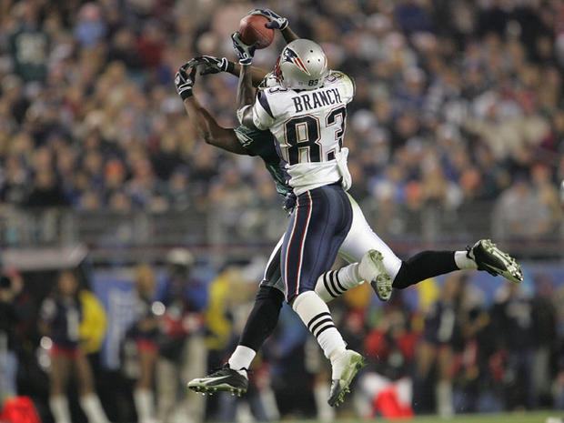 New England Patriots catches a Super Bowl record 11th pass of the game 