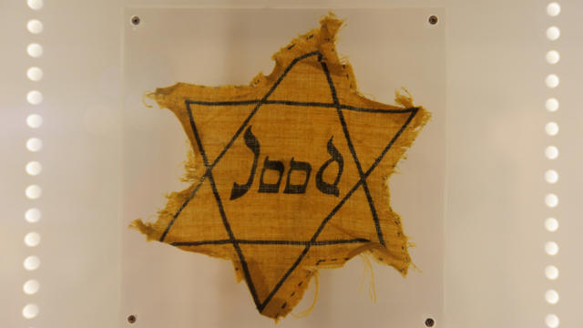 holocaust-jewish-star-108435120.jpg 