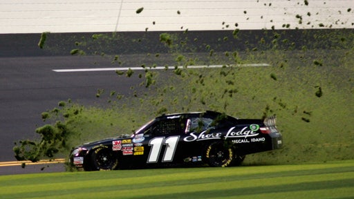 sports_nascar_AP110216068780.jpg 