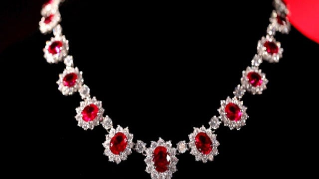 "Pretty Woman" necklace replica 