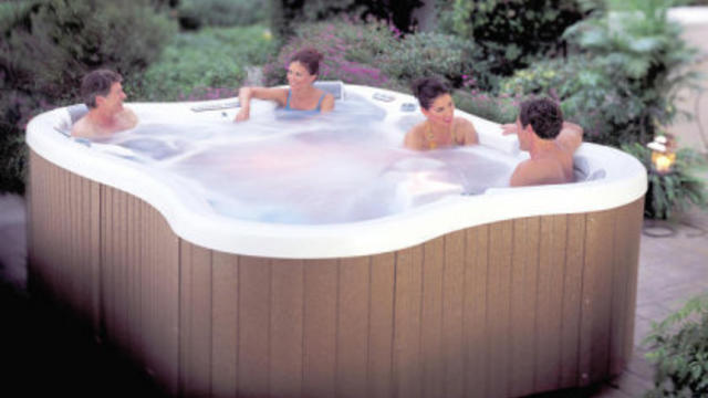 hot-tub.jpg 