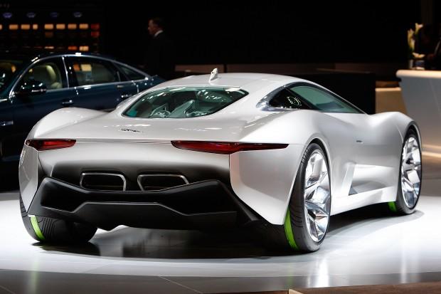 jaguar-debuts-electric-sports-car.jpg 