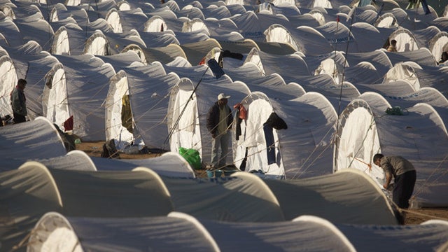 refugee_ap110306019016.jpg 