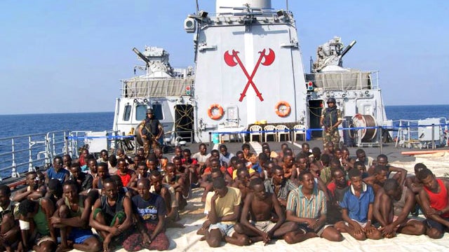 Indian Navy captures pirates 