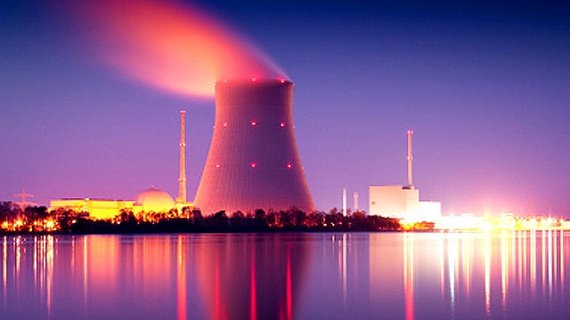 nuclear_plant_iStock_000005.jpg 
