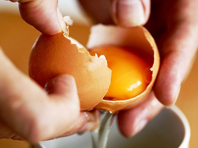 egg_yolk_iStock_00000965388.jpg 