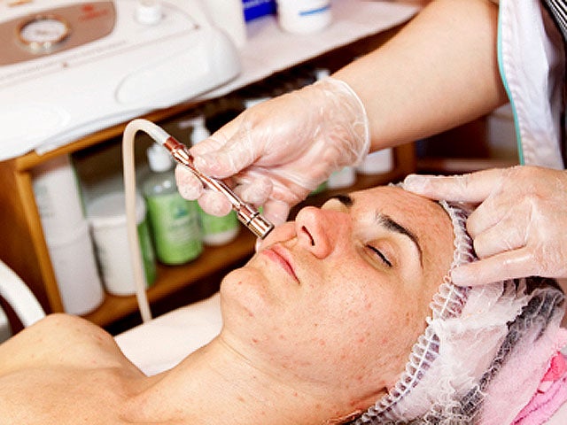 Dermabrasion_iStock_0000140.jpg 