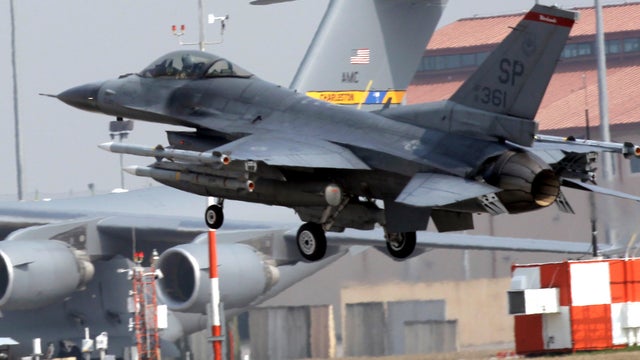 U.S. F-16 lands at NATO airbase 